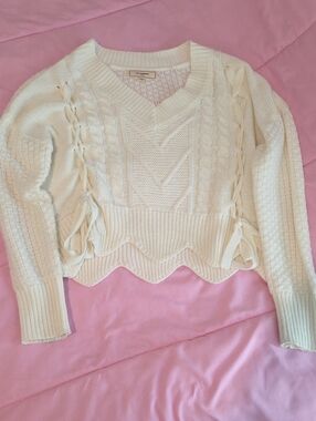 Cropped White Cable Knit V-Neck Sweater with Side Ties